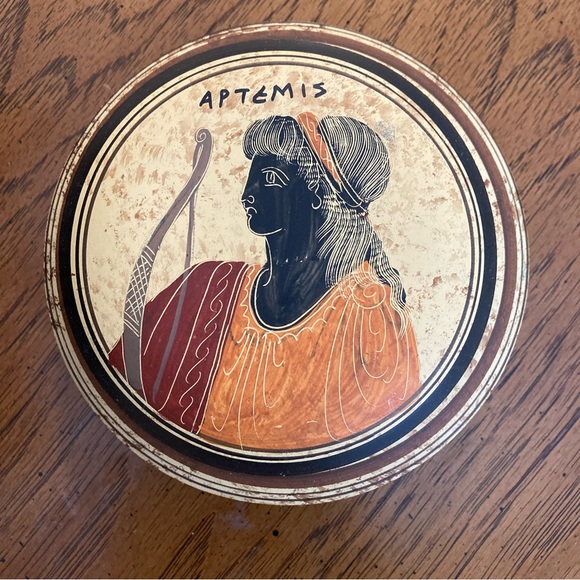 Handmade and Handpainted Clay Pottery Trinket Box Ancient Greek Godess Artemis - Picture 5 of 12